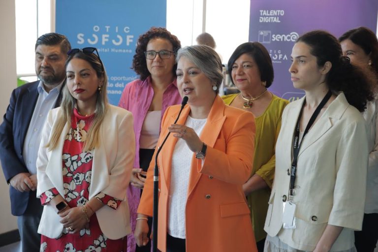 SENCE, Talento Digital y OTIC Sofofa lanzan 3.000 becas en todo Chile para ingresar al mercado tecnológico