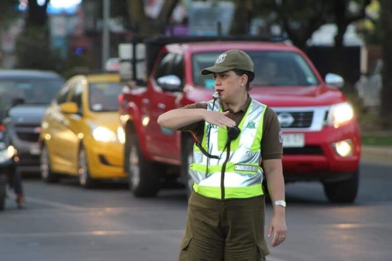 ‘Super Lunes’: Carabineros abordará tránsito y puntos críticos con 130 funcionarios para facilitar desplazamientos