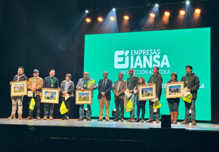 Empresas Iansa premia a 16 agricultores del país por rendimiento, trayectoria y buenos resultados de la Temporada 2022-2023