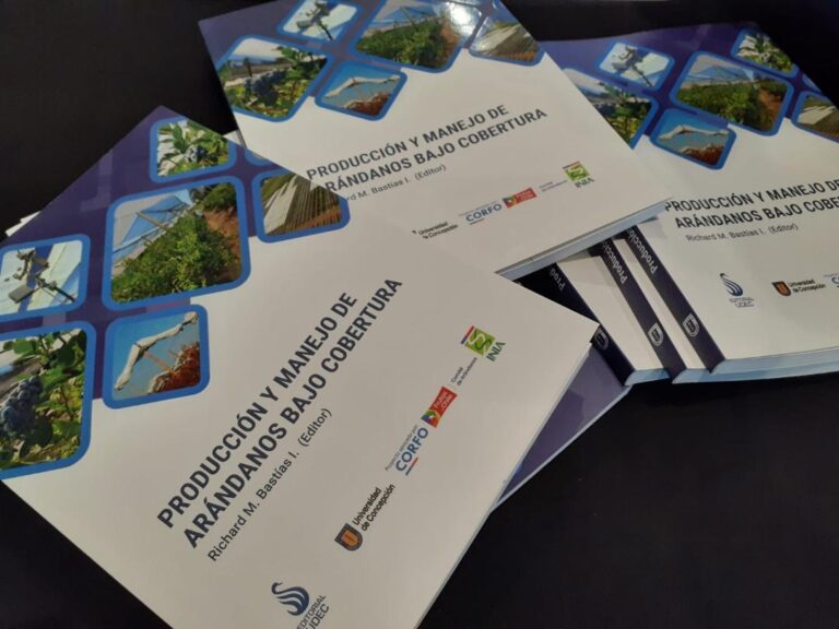 Con jornada técnica publican libro sobre ‘Producción y manejo de arándanos bajo cobertura’