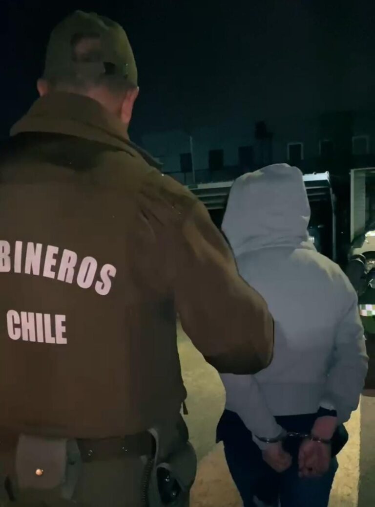 Carabineros detuvo a 3 personas y recuperó moto robada en intervención focalizada en barrios de Chillán