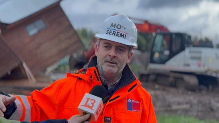 MOP Ñuble en coordinación con la municipalidad de Quillón trabaja en un estero que socavó terreno aledaño a la ruta N-48