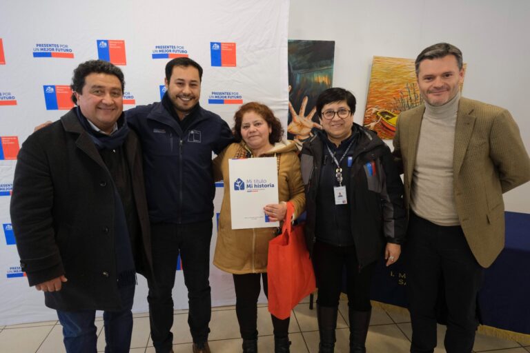 Familias de San Carlos recibieron sus títulos de dominio