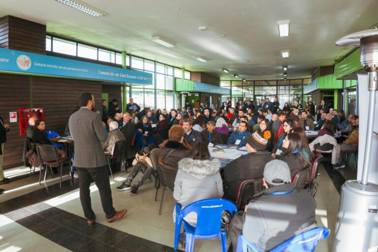 Gobernador Crisóstomo participa en el diálogo por la descentralización que se lleva a cabo en Ñuble