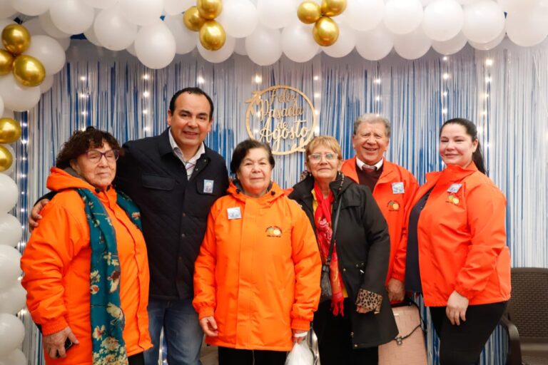 En Chillán Viejo más de 400 adultos mayores se congregaron a festejar la pasada de agosto