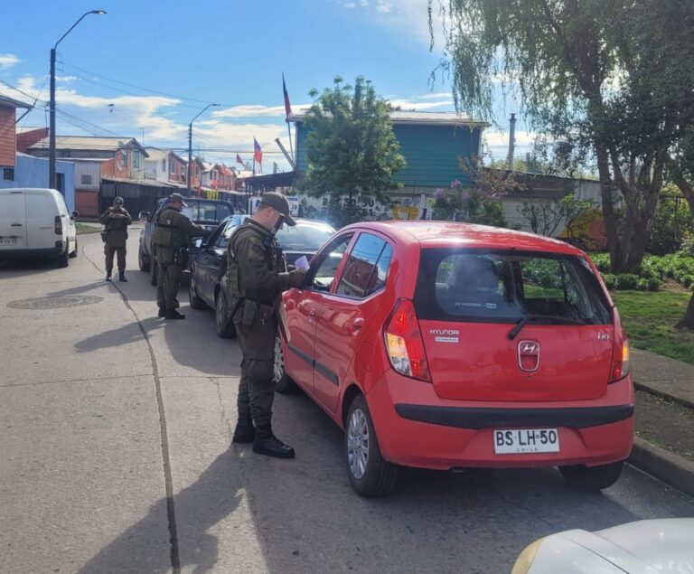 Ronda preventiva en San Carlos: Carabineros detuvo a 3 sujetos en despliegue focalizado en barrios estratégicos