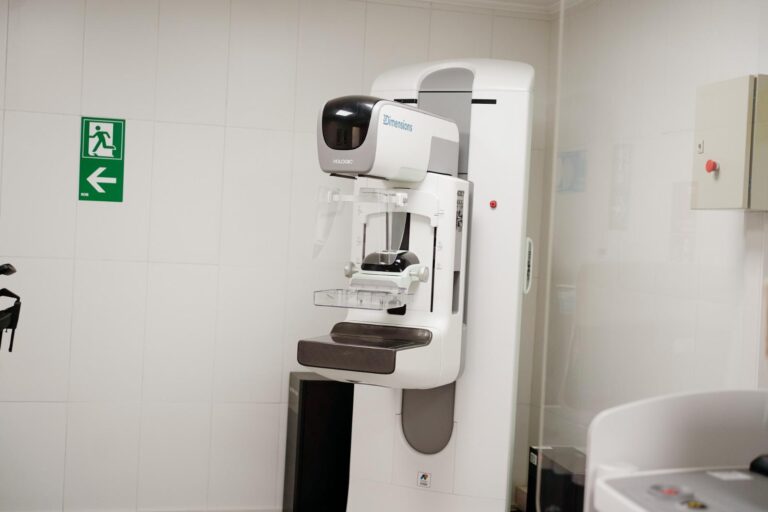 Servicio de Salud Ñuble reitera la importancia de realizarse la mamografía para la detección precoz del cáncer de mama