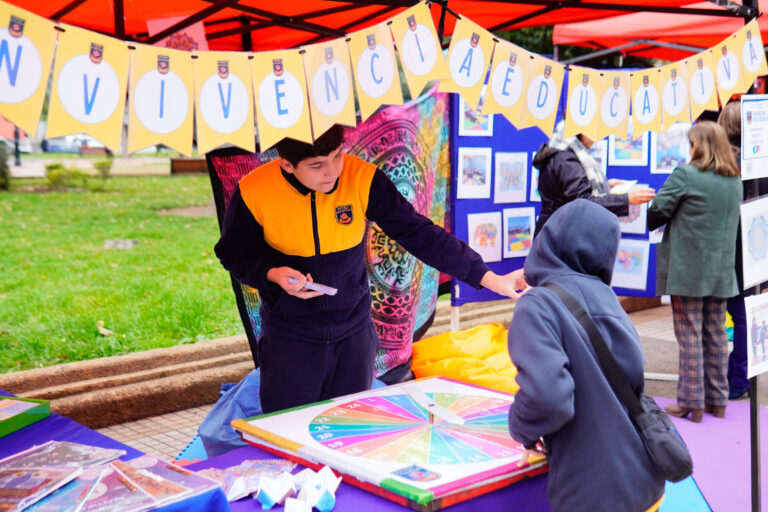 Chillán conmemora el Día de la Convivencia Escolar con feria educativa de concienciación