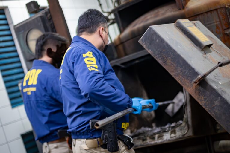 PDI Ñuble detuvo a funcionarios públicos por tráfico de drogas: debían destruir droga, pero la almacenaban y vendían