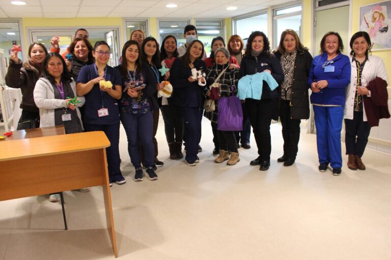 Taller de Manualidades del Adulto Mayor, dona parte de sus tejidos a pacientes del Hospital Herminda Martín