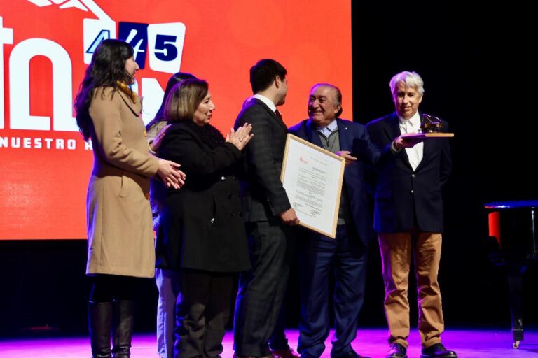 Capellán del Hospital de Chillán fue reconocido como Hijo Ilustre en el aniversario de la comuna