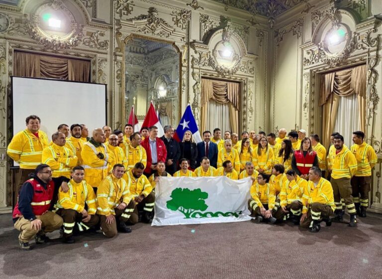 Brigadistas de Ñuble apoyarán combate de incendios forestales en Canadá