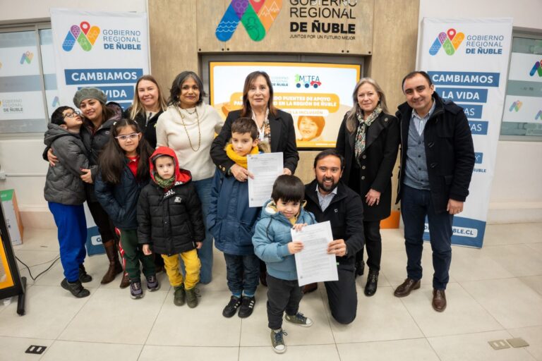Apoyo integral a las familias y educadores es el sello del nuevo programa de Fundación MiTea que financia el Gobierno Regional