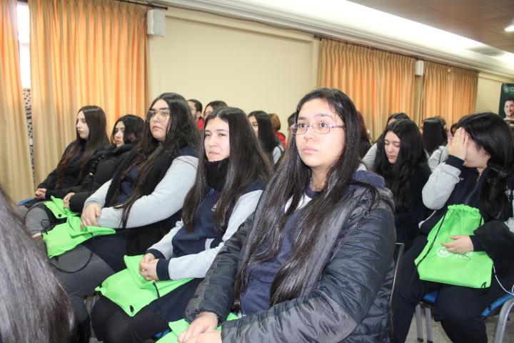 Mujeres STEM: Santo Tomás convoca a referentes femeninas en ciencia y tecnología en Chillán