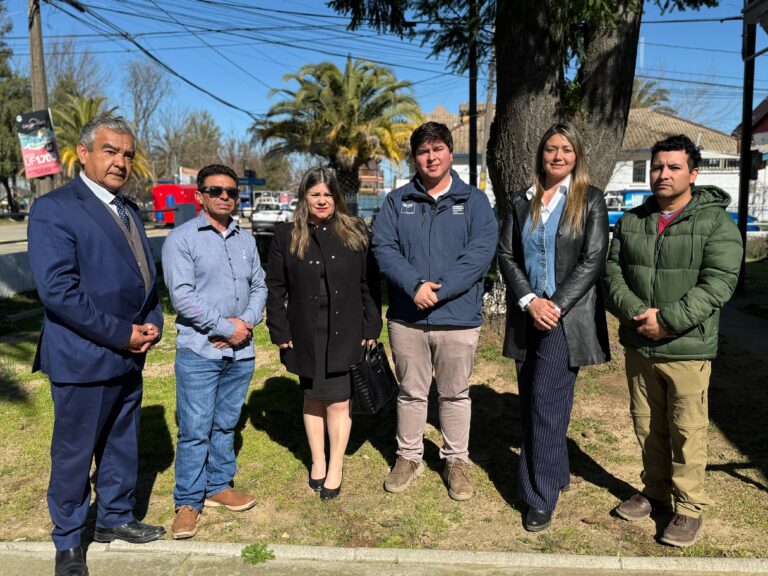 Delegado Presidencial Mario Cruces lidera diálogo con autoridades de Quirihue para abordar proyecto de Escuela de Carabineros