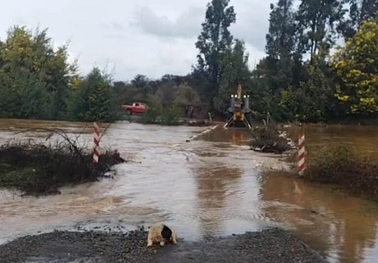 Sistema frontal deja viviendas dañadas y más de mil personas aisladas en Ñuble