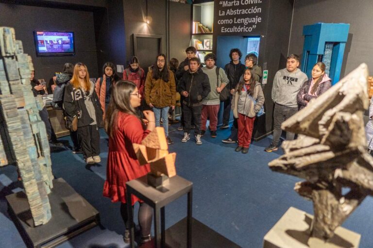 Programa de Extensión Relevante guio a jóvenes de Chillán por la UBB