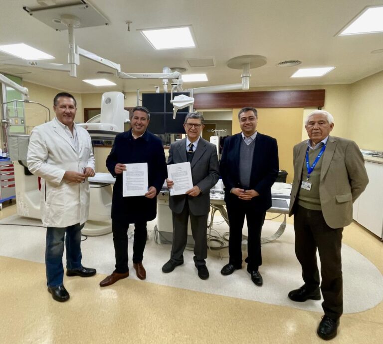 Hito histórico: Municipalidad de Cobquecura firma convenio con Clínica Las Amapolas de Chillán
