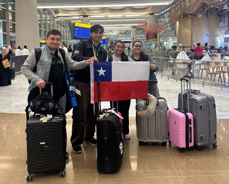 Emiratos Árabes: Estudiante carmelina ya está el MILSET International ExpoSciences ESI 2025