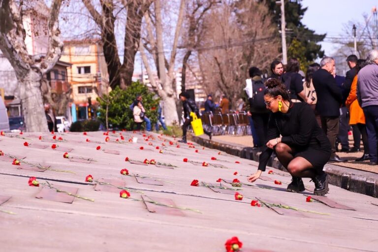 Memoria y reflexión marcaron conmemoración de los 52 años del Golpe de Estado