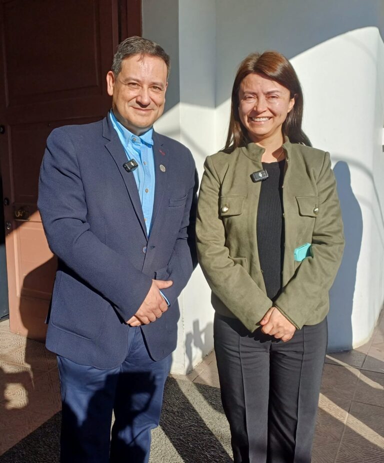 Congreso sesiona en San Carlos con foco en la atención geriátrica en Ñuble