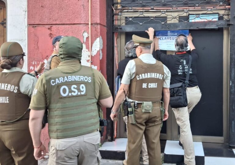 Fueron clausurados: Carabineros de OS9 Ñuble detuvo a 3 encargados de locales de juegos de azar en Chillán