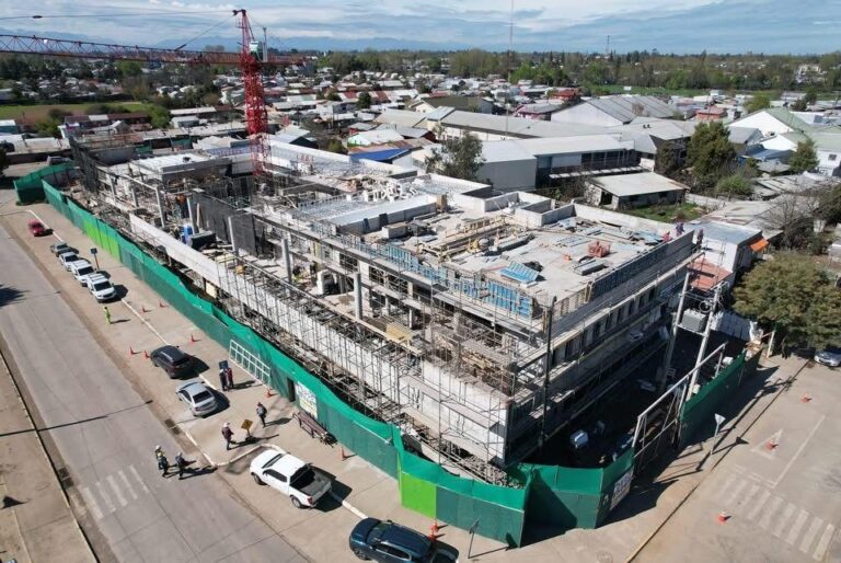 Construcción de nuevo CESFAM y SAR Dr. José Durán Trujillo alcanza un 52 por ciento de avance