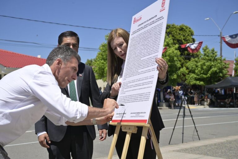 Alcaldes de Chillán y Portezuelo firman acuerdo de colaboración mutua