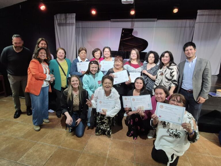 Proyecto FONDART ‘Mujeres Creando Redes’ cierra con emotiva exposición en Chillán