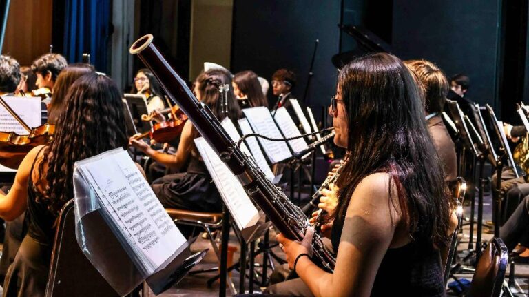 Orquesta Sinfónica Juvenil Regional de Ñuble deslumbra en doble concierto gratuito en el Teatro Municipal de Chillán