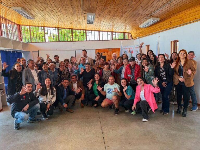 Quirihue implementa innovador taller de realidad virtual para fortalecer la rehabilitación de adultos mayores