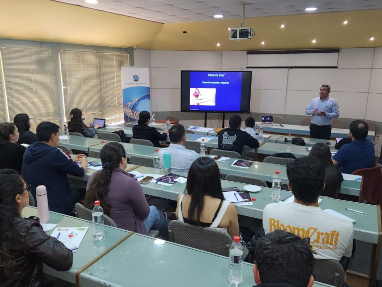 Veterinaria UdeC y Laboratorio CEVA impulsan formación teórico-práctica en el sector avícola