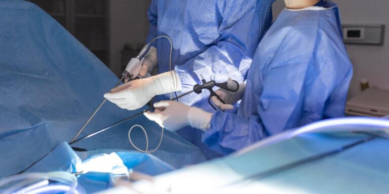 Clínica Andes Salud Chillán realiza por primera vez histerectomía laparoscópica total