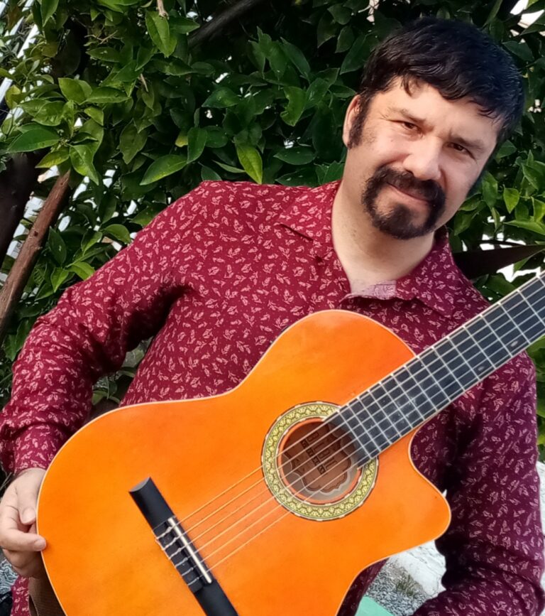 Claudio Gajardo gana concurso nacional de décimas