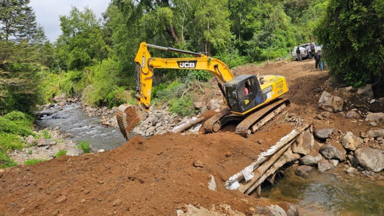 El Carmen mejoró más de 283 kilómetros de caminos rurales este 2025