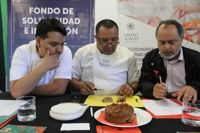 FOSIS Ñuble y Santo Tomás eligieron el Mejor Pan de Pascua Tradicional Casero de la Región de Ñuble