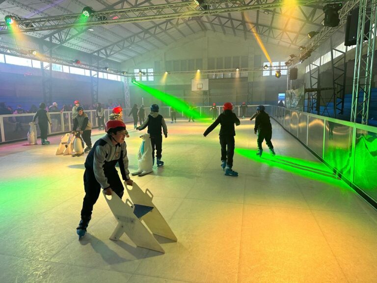 San Carlos celebrará Navidad con Pista de Hielo Ecológica Gratuita en Plaza de Armas