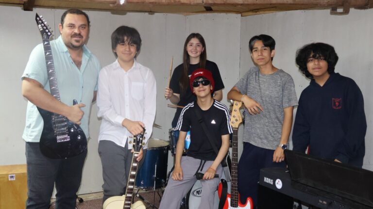 Estudiantes del Liceo Diego Portales de San Carlos entre los ganadores del concurso nacional ‘Los Jaivas Siempre’