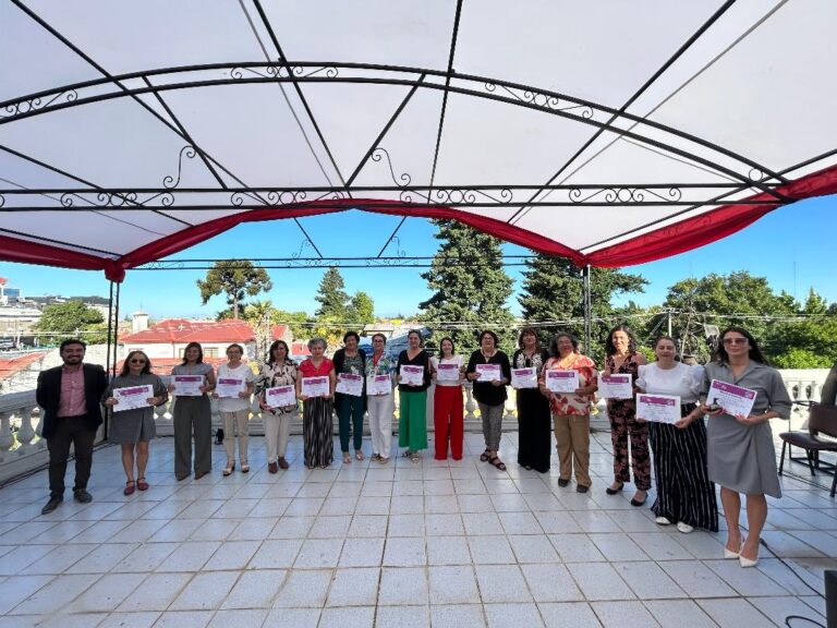 Seremi de las Culturas reconoció a 18 mujeres en conmemoración del Día Internacional de la Eliminación de la Violencia contra la Mujer