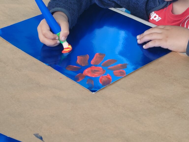 Con éxito finalizó el taller de pintura para niños con neurodivergencia desarrollado en la Casa Gonzalo Rojas