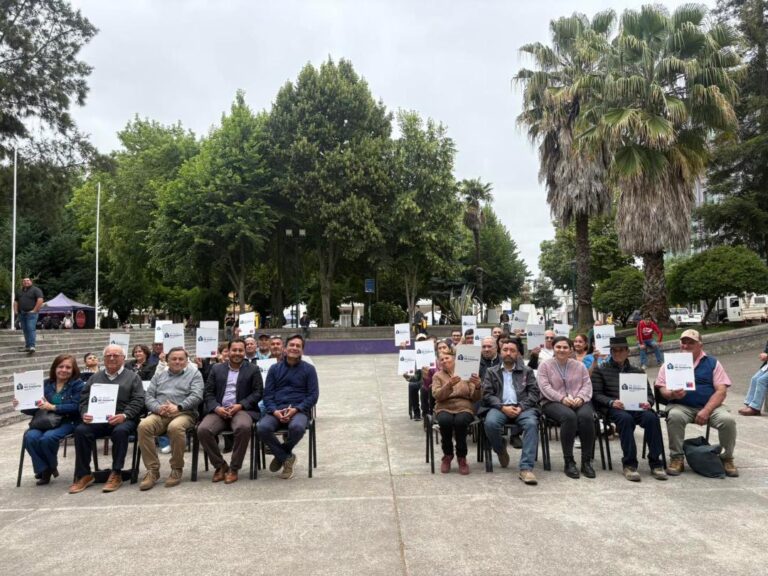 Familias de San Carlos recibieron sus títulos de dominio