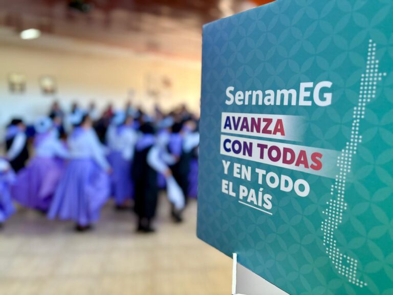 Programa 4 a 7 del SernamEG abre postulaciones para apoyar a mujeres trabajadoras en el cuidado de niñas y niños