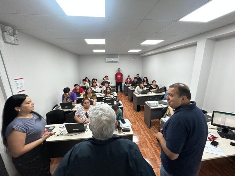 Escuela de Talleres de Oficios avanza con 290 alumnos en ocho cursos