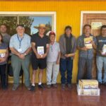 Ministerio de Agricultura realiza entrega de alimentación apícola para productores afectados por incendios en Ñuble