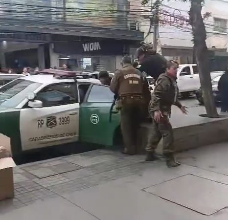 Inspectores municipales y carabineros detuvieron a sujetos por robo con intimidación en local del centro de Chillán