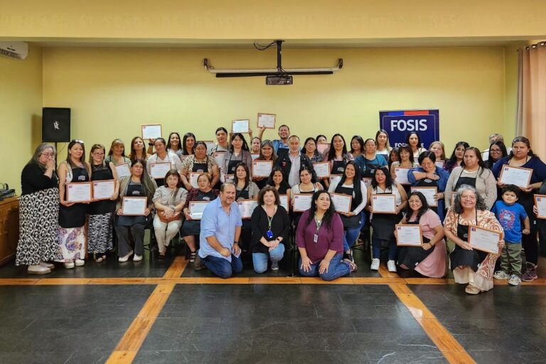 FOSIS certificó a 90 personas que participaron del Programa Emprendamos Avanzado