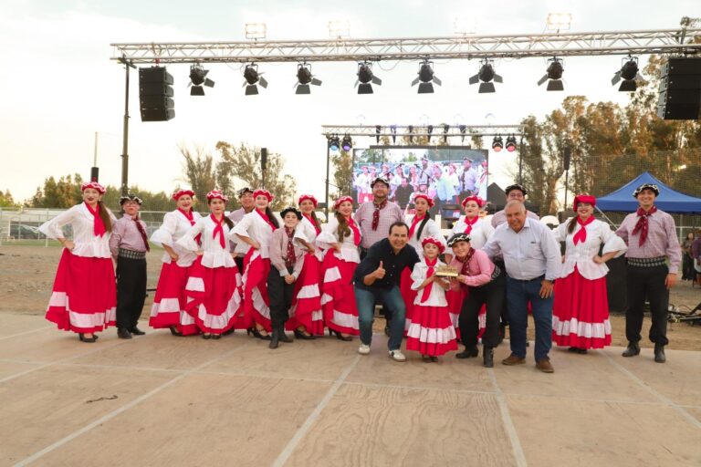 Novena versión de la ‘Noche de la Cueca’ maravilló a vecinos de Rucapequén