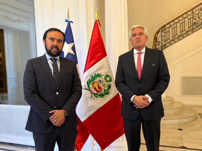 Gobernador Crisóstomo y Embajador de Perú acuerdan agenda de colaboración económica y cultural enfocada en el legado de O’Higgins