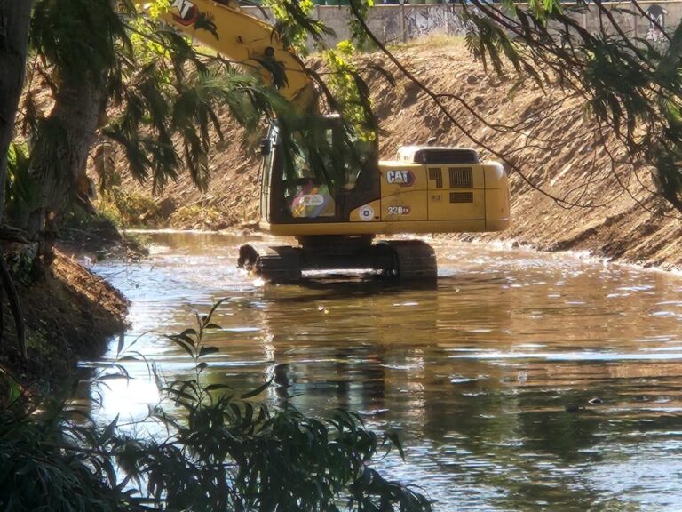 Limpieza preventiva de esteros y sumideros prepara a San Carlos para enfrentar el invierno 2026